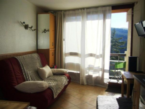 Studio cabine rénové au pied des pistes - 4/5 pers, balcon, forfait ménage - FR-1-689-35